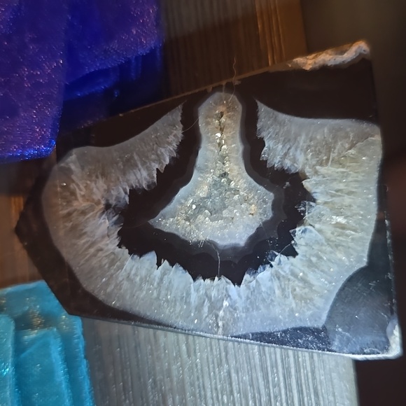 Black Orca Agate Druzy Tower 🖤🤍 - Picture 2 of 4